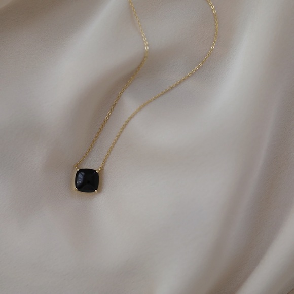 SoldOut11thStreet - Picture 5 of 8